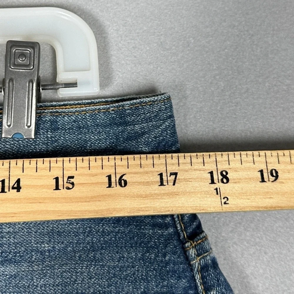 Levis 569 Shorts Mens 32 Blue Loose Straight Denim Distressed Skaker 5-Pocket
